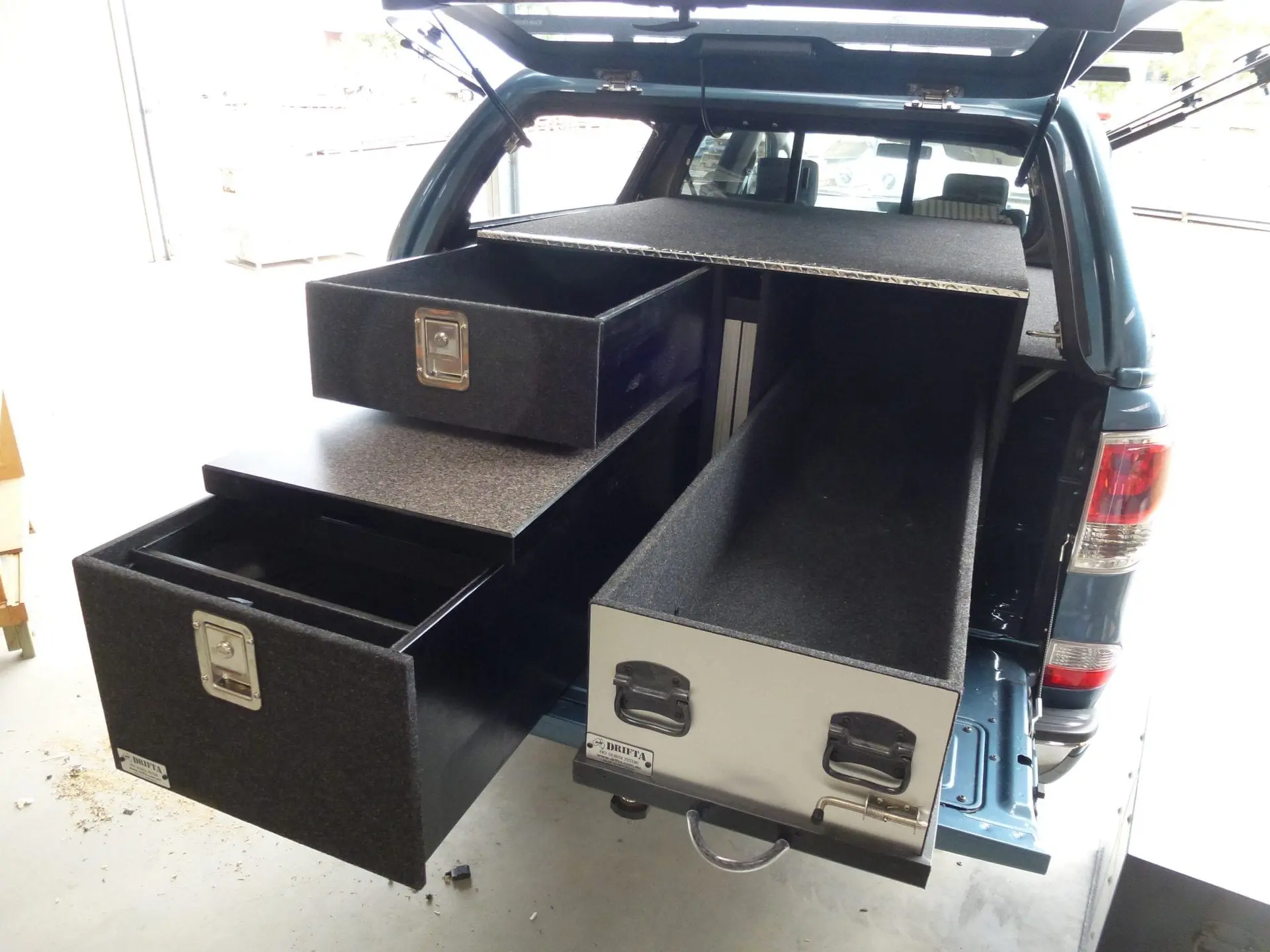 DUAL CAB 1 STORAGE DRAWER PACKAGE 2095 Drifta Camping & 4WD