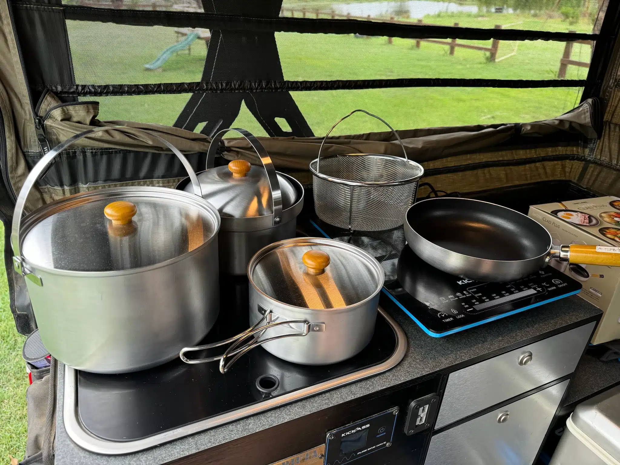 Uniflame Induction cookset Fan5 DX Clad Plus - Drifta Camping & 4WD